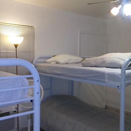 Downtown Hollywood Beach Students' Dorm 호스텔 외부 사진